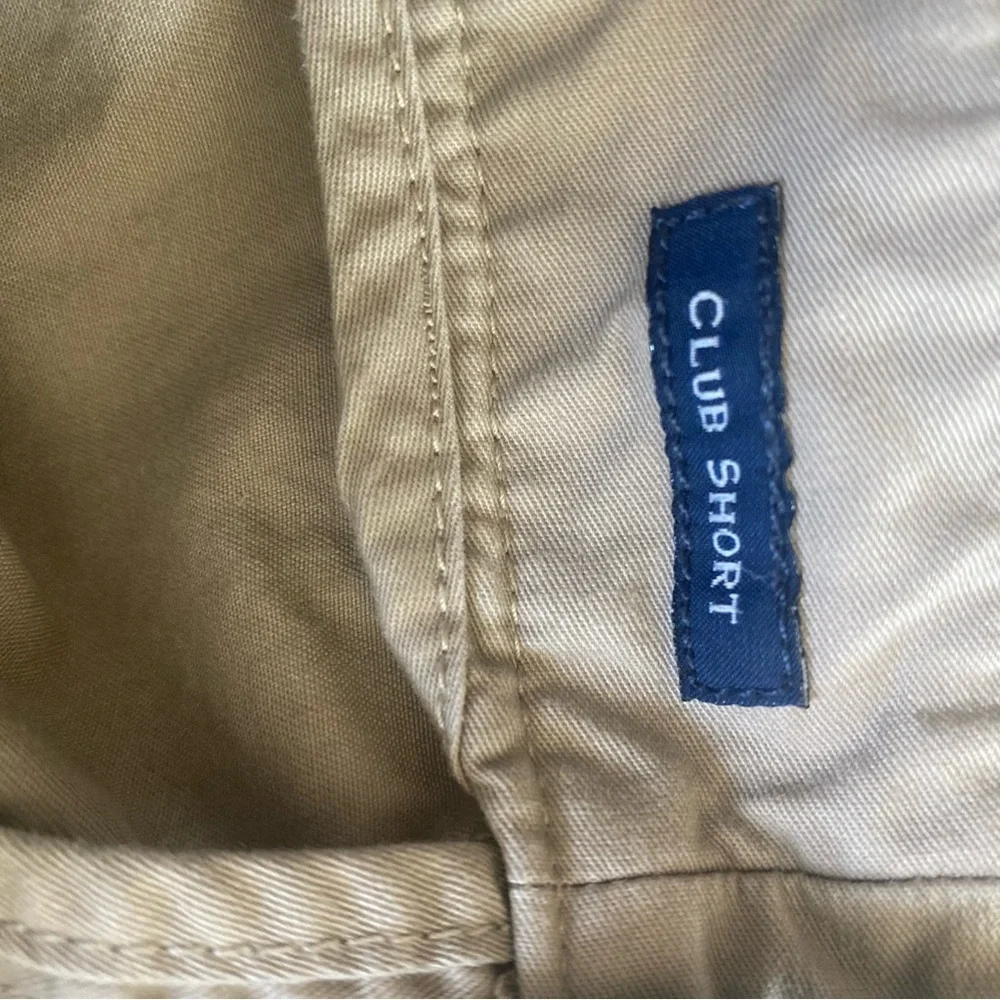 Vineyard Vines classic beige